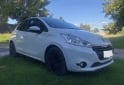 Autos - Peugeot 208 allure touchscreen 2016 Nafta 127000Km - En Venta