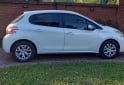 Autos - Peugeot 208 ALLURE TOUCHSCREEN 2015 Nafta 130000Km - En Venta