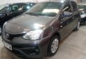 Autos - Toyota Etios 2022 Nafta 124000Km - En Venta