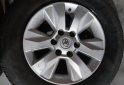 Accesorios para Autos - SOLO Llantas 17 Toyota Hilux SRV Originales $1.200.000 las 4. NO BAJO PRECIO - En Venta