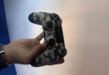 Electr�nica - PS4 Slim con 3 joysticks y 4 juegos - En Venta