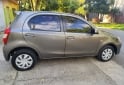 Autos - Toyota Etios 2016 Nafta 140000Km - En Venta