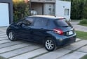 Autos - Peugeot 208 Allure Touchscreen 2015 Nafta 100000Km - En Venta