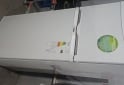 Hogar - Heladera con frezer semi  nueva 6 meses de uso - En Venta