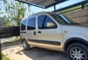 Utilitarios - Renault Kangoo 2011 Nafta 200000Km - En Venta