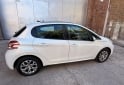 Autos - Peugeot 208 2015 Nafta 167000Km - En Venta