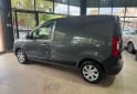 Utilitarios - Renault Kangoo 2022 Diesel 85000Km - En Venta