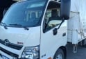 Camiones y Gr�as - Hino 300 Toyota - En Venta