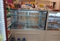Otros - Exhibidora de tortas, masas finas y sandwiches refrigerada. (USADO) - En Venta