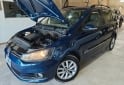 Autos - Volkswagen Suran Highline 2015 Nafta 140000Km - En Venta