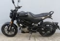 Motos - Husqvarna Svartpilen 200 2023 Nafta 8000Km - En Venta