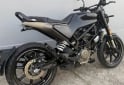 Motos - Husqvarna Svartpilen 200 2023 Nafta 8000Km - En Venta