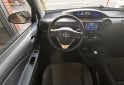 Autos - Toyota Etios 2017 Nafta 75000Km - En Venta