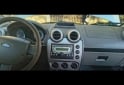 Autos - Ford Fiesta 2009 Nafta 250000Km - En Venta