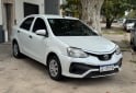 Autos - Toyota Etios 2023 GNC 180000Km - En Venta