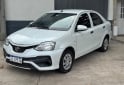 Autos - Toyota Etios 2023 GNC 180000Km - En Venta