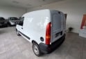 Utilitarios - Renault KANGOO FURGON 2015 Nafta 82000Km - En Venta