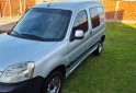 Utilitarios - Peugeot Partner 1.6 HDI 2011 Diesel 250000Km - En Venta