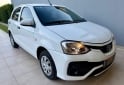 Autos - Toyota Etios 2017 Nafta 80000Km - En Venta