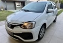 Autos - Toyota Etios 2017 Nafta 80000Km - En Venta