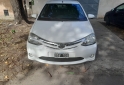 Autos - Toyota Etios 2014 Nafta 120000Km - En Venta