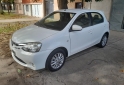 Autos - Toyota Etios 2014 Nafta 120000Km - En Venta
