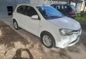 Autos - Toyota Etios 2014 Nafta 120000Km - En Venta