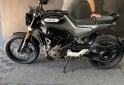 Motos - Husqvarna Svartpilen 401 2022 Nafta 15000Km - En Venta