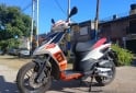 Motos - Aprilia SR 160 2024 Nafta 3800Km - En Venta