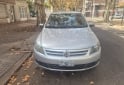 Autos - Volkswagen Voyage Highline 2012 Nafta 220000Km - En Venta