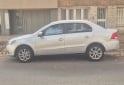 Autos - Volkswagen Voyage Highline 2012 Nafta 220000Km - En Venta