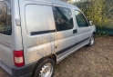 Utilitarios - Peugeot Partner hdi 2012 Diesel 260000Km - En Venta