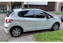 Autos - Peugeot 208 Allure Touchscreen 2016 Nafta 64800Km - En Venta