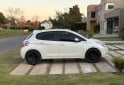 Autos - Peugeot 208 Allure Touchscreen 2015 Nafta 90000Km - En Venta