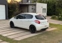 Autos - Peugeot 208 Allure Touchscreen 2015 Nafta 90000Km - En Venta