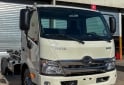 Camiones y Grúas - Hino 816 serie 300 - En Venta