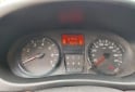 Utilitarios - Renault 1.6 confort 5 asientos 2014 Nafta 140000Km - En Venta