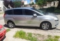 Autos - Peugeot 7 asientos 2014 Nafta 192000Km - En Venta