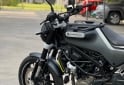 Motos - Husqvarna Svartpilen 200 2021 Nafta 7300Km - En Venta