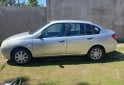 Autos - Renault Simbol 2011 Nafta 102000Km - En Venta