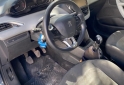 Autos - Peugeot 208 2015 Nafta 180000Km - En Venta