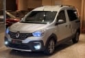 Utilitarios - Renault Kangoo stepway 2023 Nafta 57000Km - En Venta