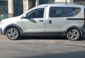 Utilitarios - Renault kangoo stepway 2023 GNC 86000Km - En Venta