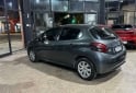Autos - Peugeot 208 2018 GNC 90000Km - En Venta