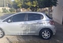Autos - Peugeot 208 2015 Nafta 80000Km - En Venta