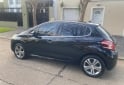 Autos - Peugeot 208 2015 Nafta 140000Km - En Venta