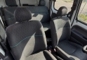 Utilitarios - Renault Kangoo confort 5as 2pl. 2016 Nafta 182000Km - En Venta