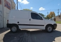 Utilitarios - Peugeot Partner kangoo Fiorino 2010 Nafta 270Km - En Venta