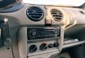 Utilitarios - Renault Kangoo 5 plazas 2012 Nafta 230000Km - En Venta
