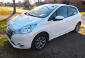 Autos - Peugeot 208 touchscreen 2015 Nafta 186000Km - En Venta